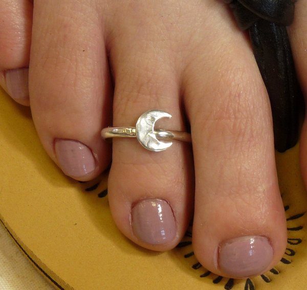 Toe Ring, Sterling Silver, Crescent Moon Toe ring, Adjustable Ring, Body Jewelry